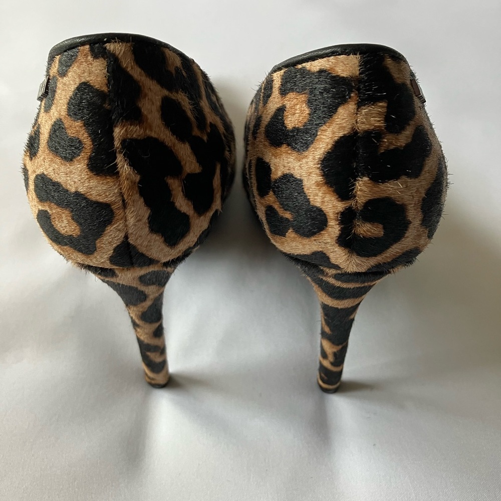 DKNY Women’s Carisa Slip-on Leopard Classic Pointed Toe Pump - Picture 14 of 15